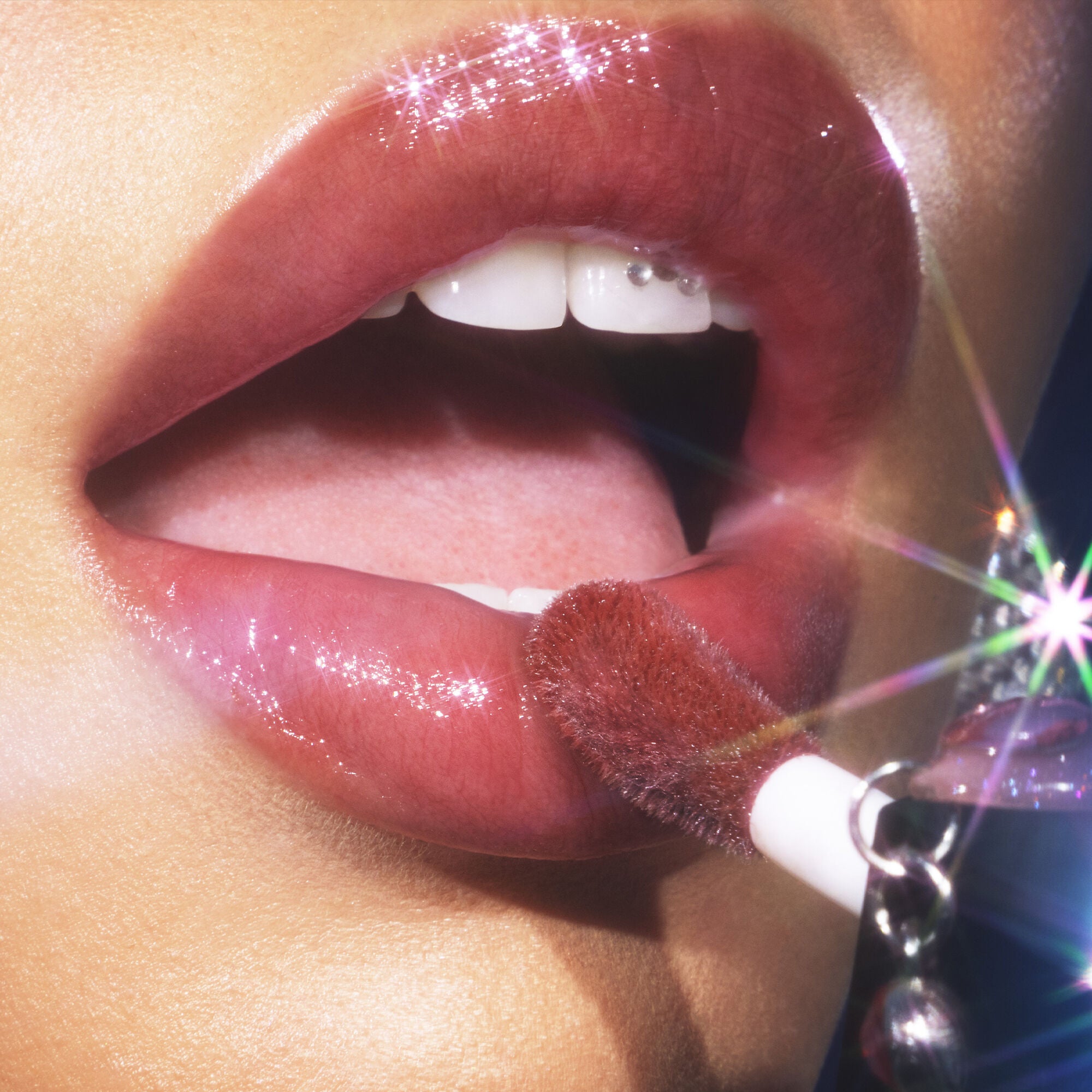 053124_Kennedie_LipOil-NewShades_0293_v4_RGB_IGF.jpg