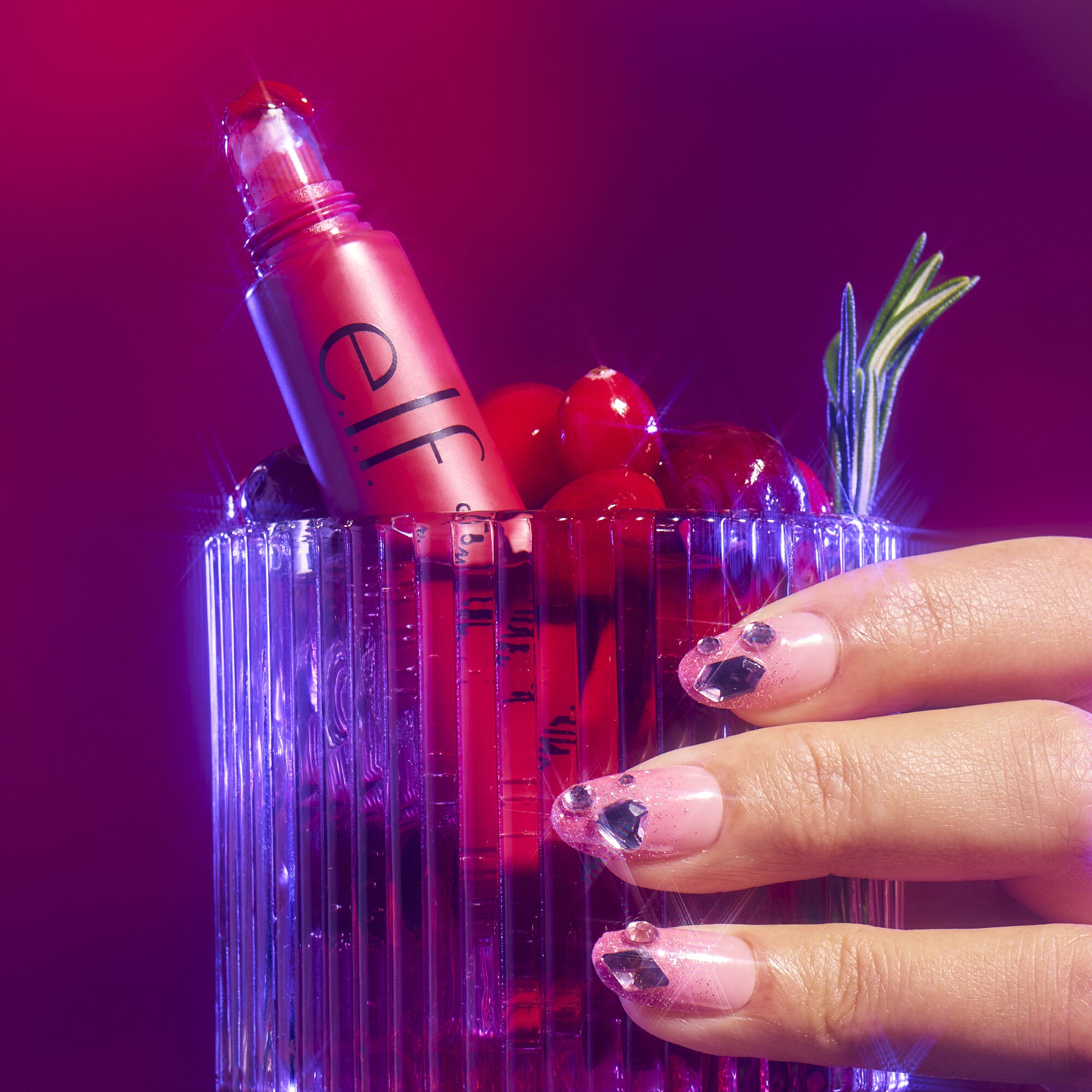 072225_Breanna_Cranberry-Props_0718_2000x2000.jpg