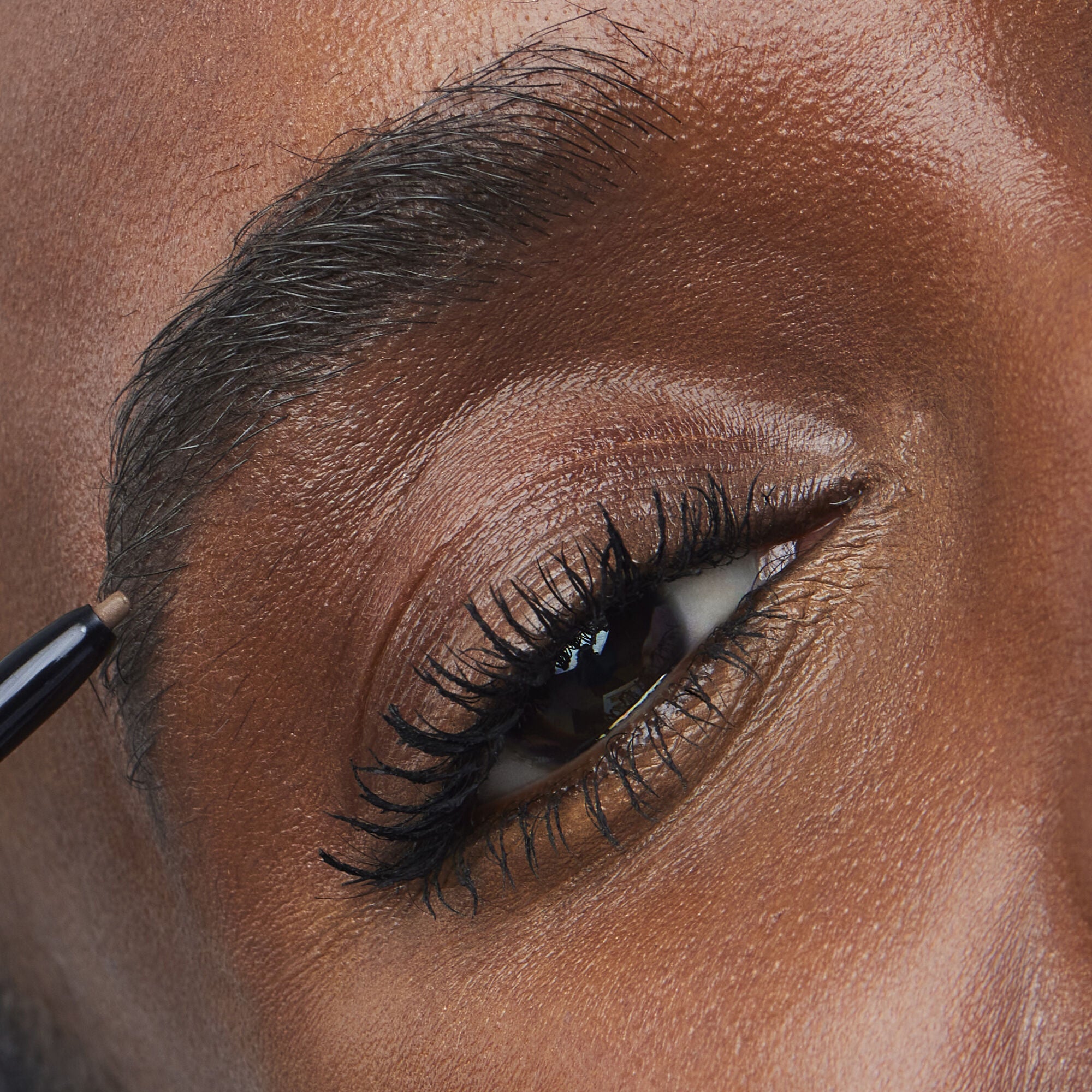111422_Mariam_Mascara_PrecisionBrow_3458_IGF.jpg