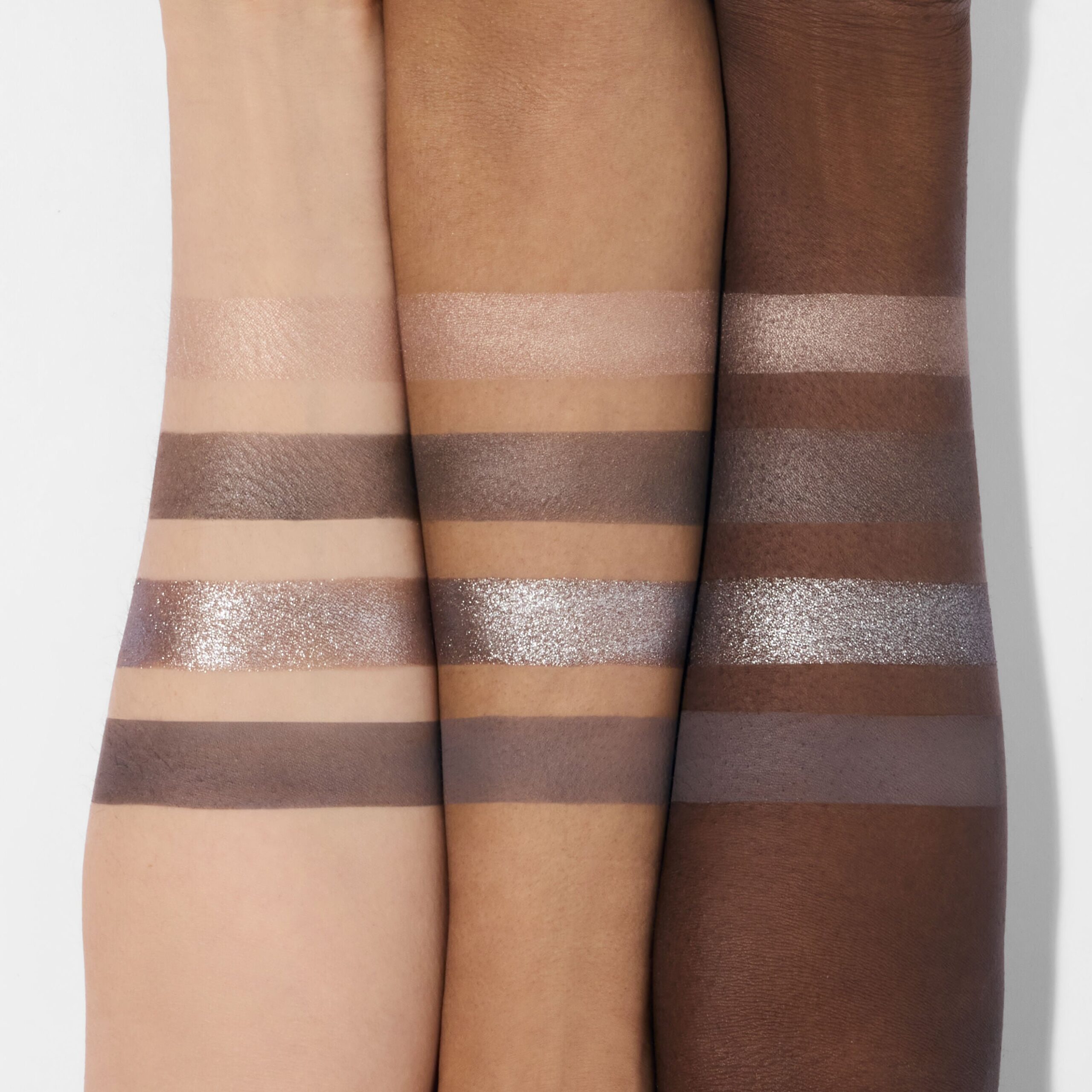 21193_BITE_SIZE_EYESHADOW_PALETTE_TOTAL_SMOKESHOW_0020_v4.jpg